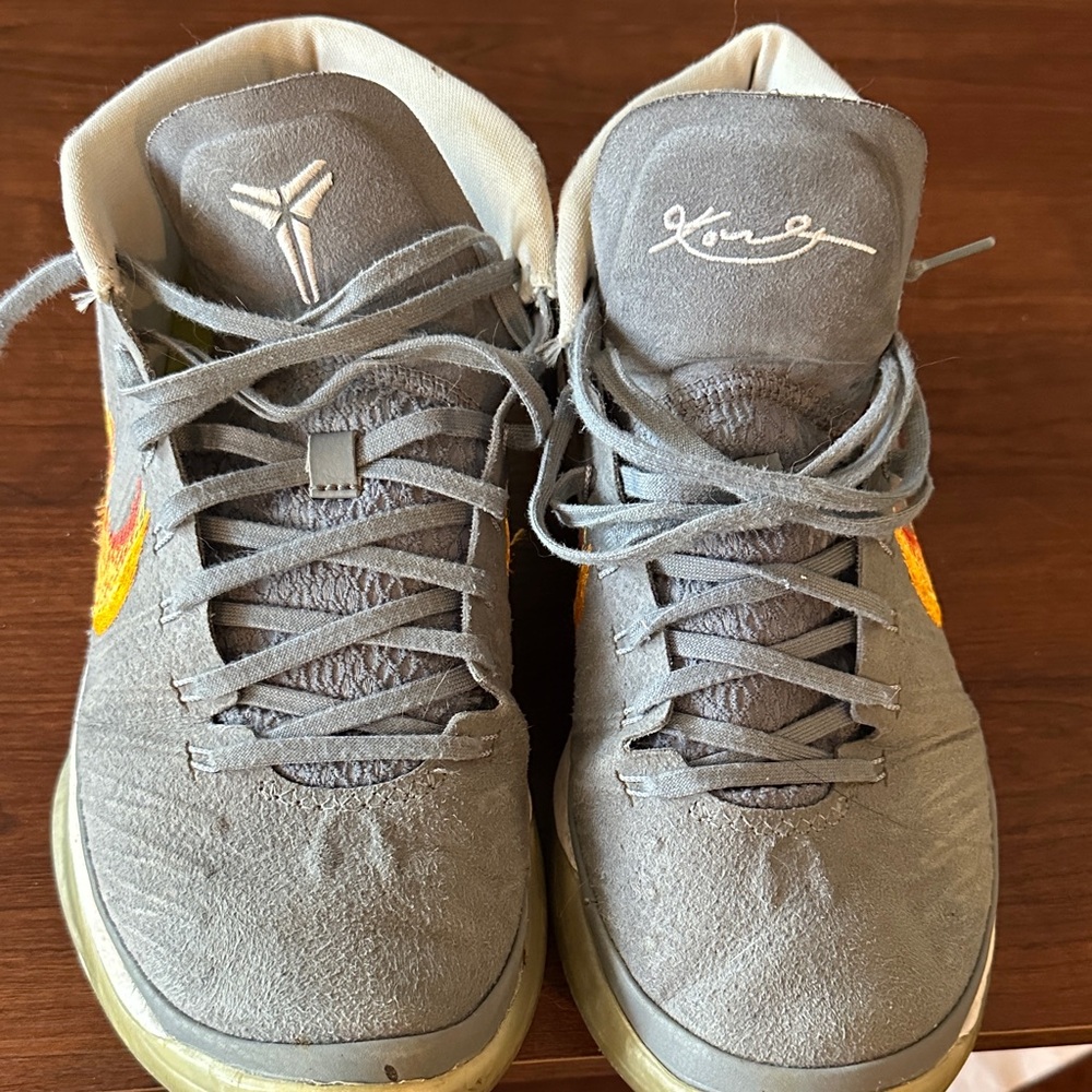 Gray Basketball Nike 8.5